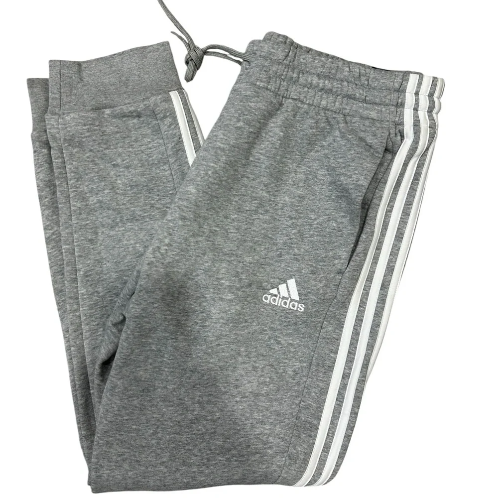 Adidas Mens Essentials 3-Stripes Fleece Joggers Grey Heather IJ6494 Size L NEW